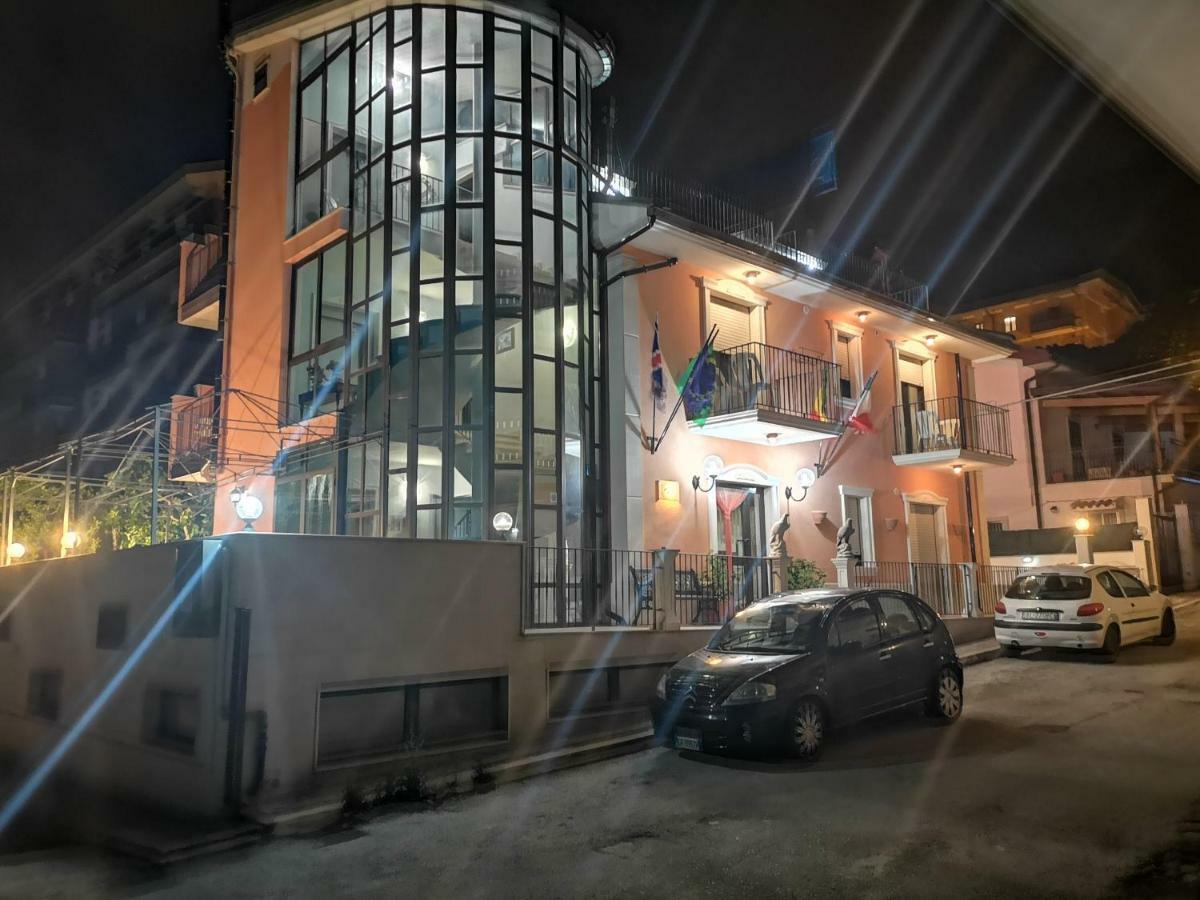 Hotel Carriera San Giovanni Rotondo Ngoại thất bức ảnh